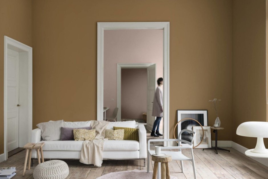 00yy 26/220 Dulux Spiced Honey