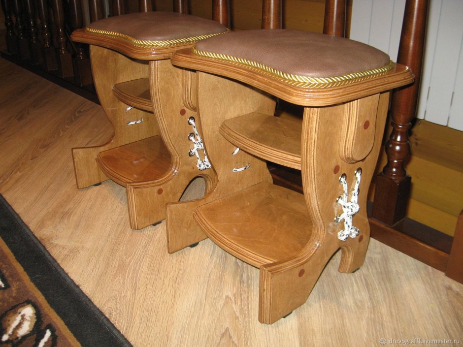 Табурет в прихожую