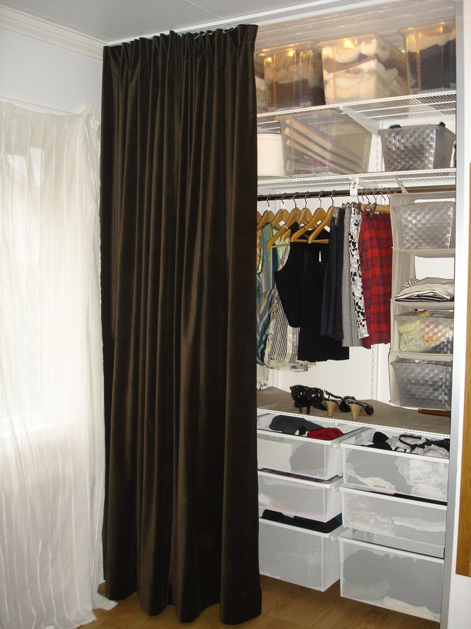 Гардеробная со шторами