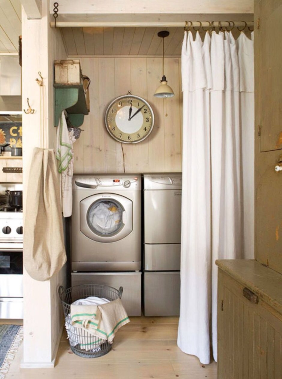 Шкаф со шторками вместо дверей