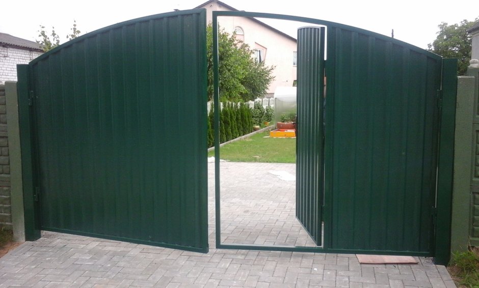 Ворота 2700 на 1800 со встроенной калиткой