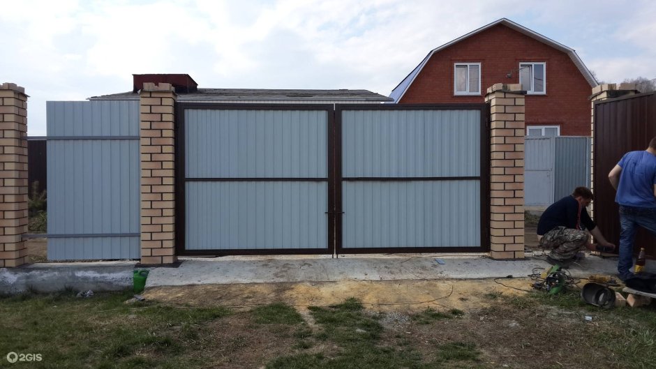 Ворота распашные в рамке