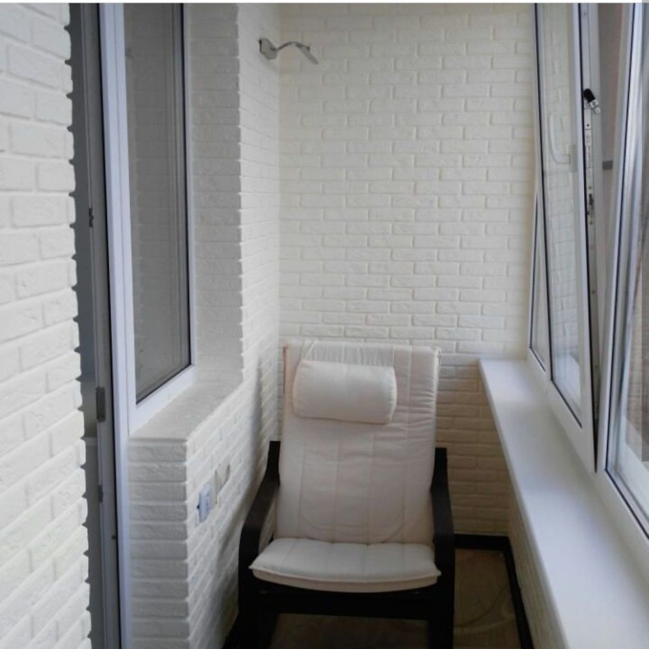 Отделка балкона декоративным кирпичом