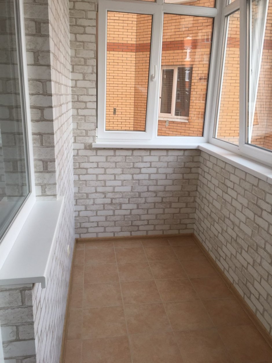 Отделка балкона из кирпича