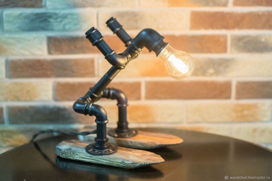 Светильник лофт лыжник