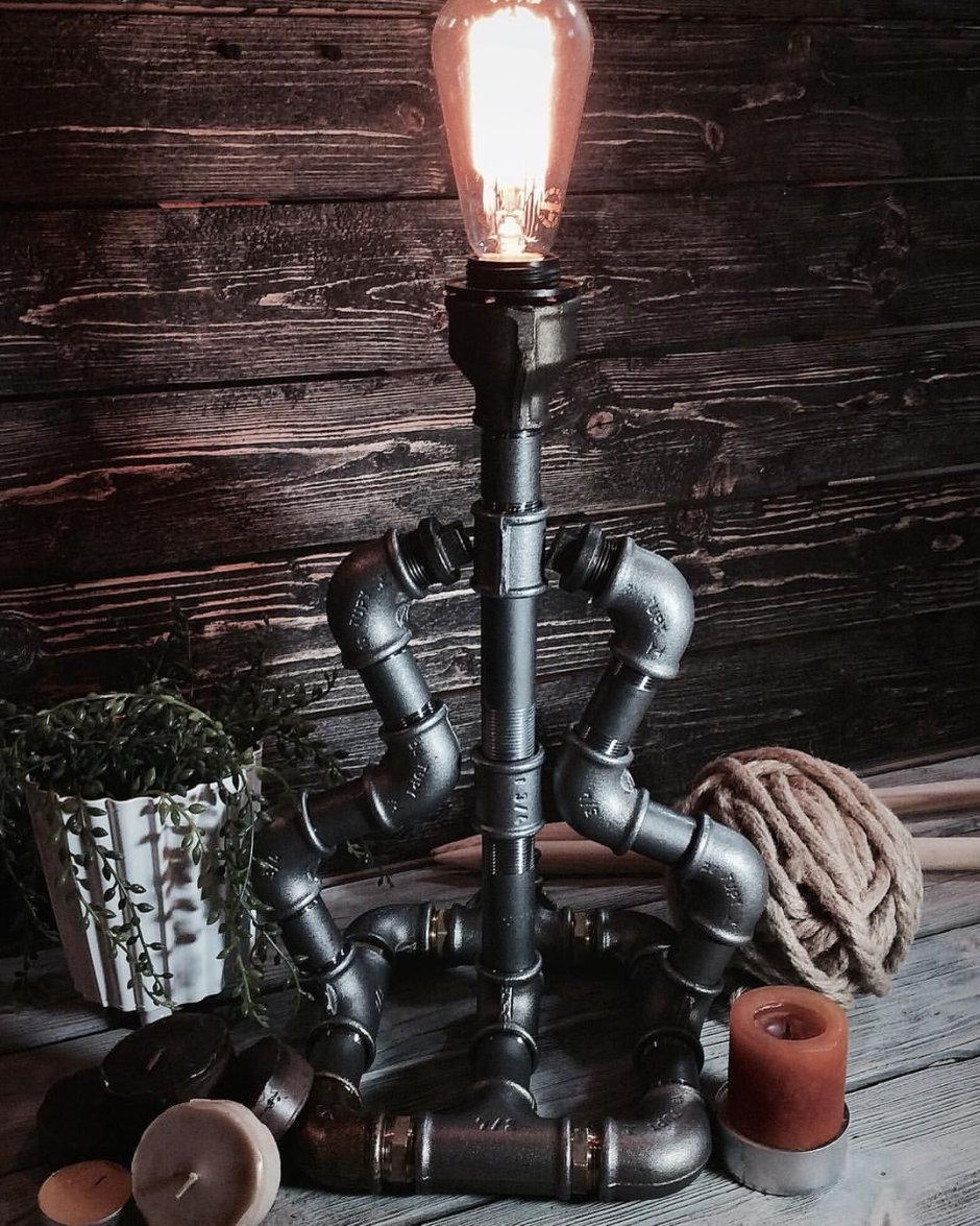 Настольная лампа из труб