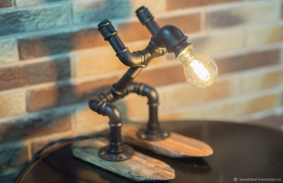 Светильник лофт лыжник