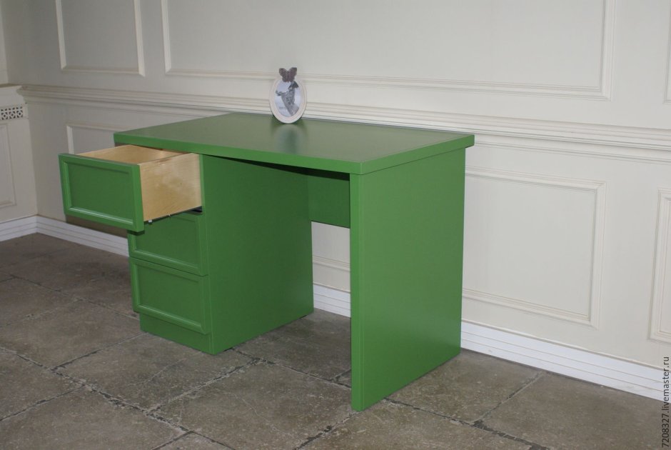 Стол письменный зеленый