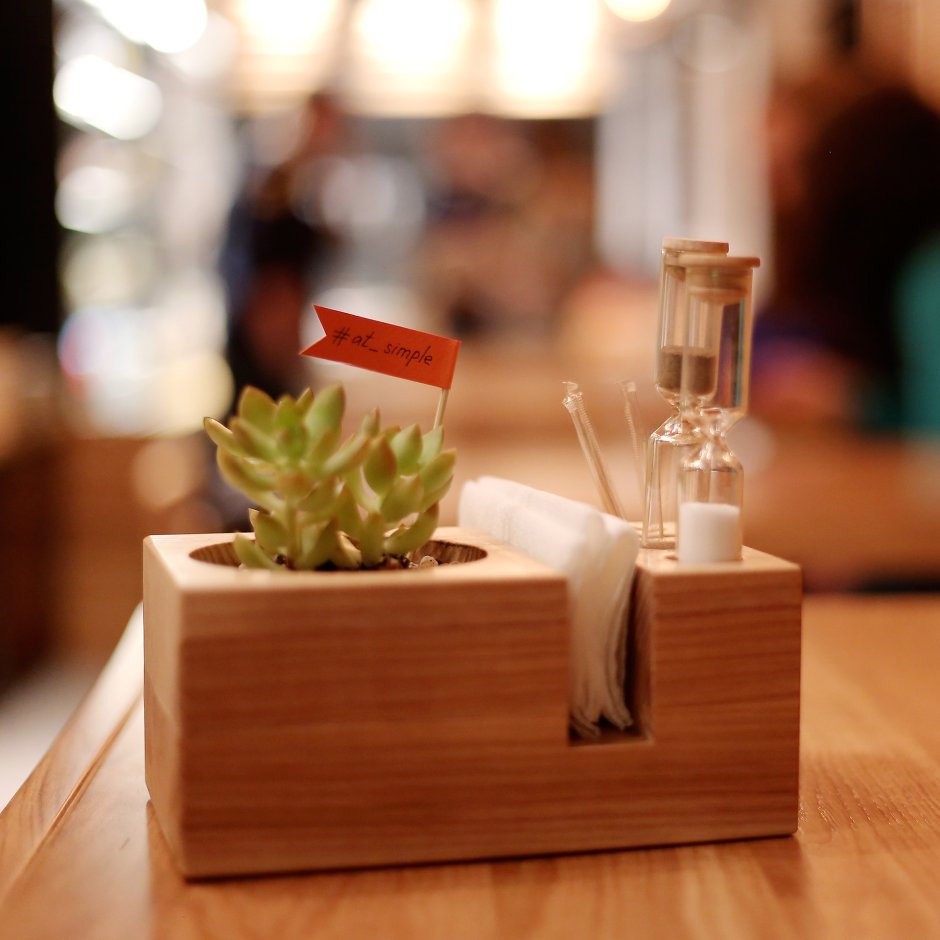 Столик в ресторане