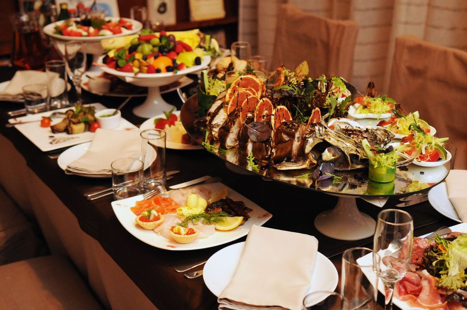 Банкетный стол