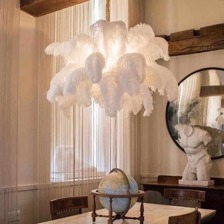 Люстра из страусиных перьев Extra large Feather Chandelier Grand Tour