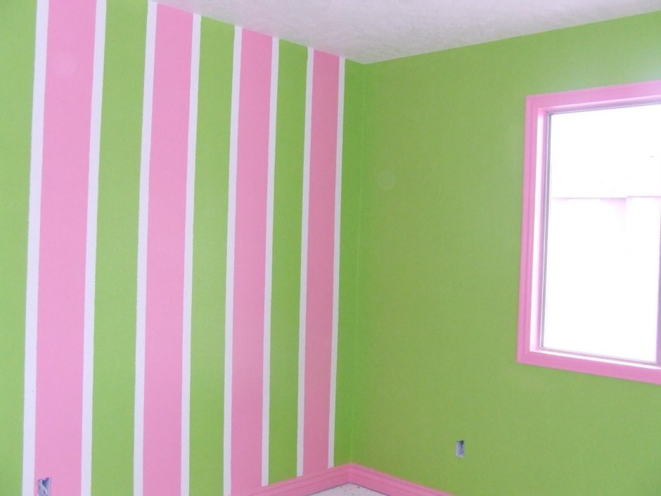 Покраска стен в детской полосы