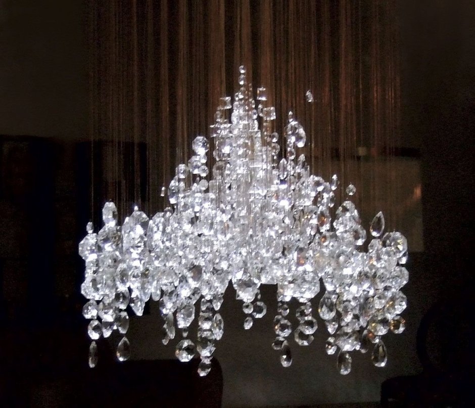 Люстра из кристаллов