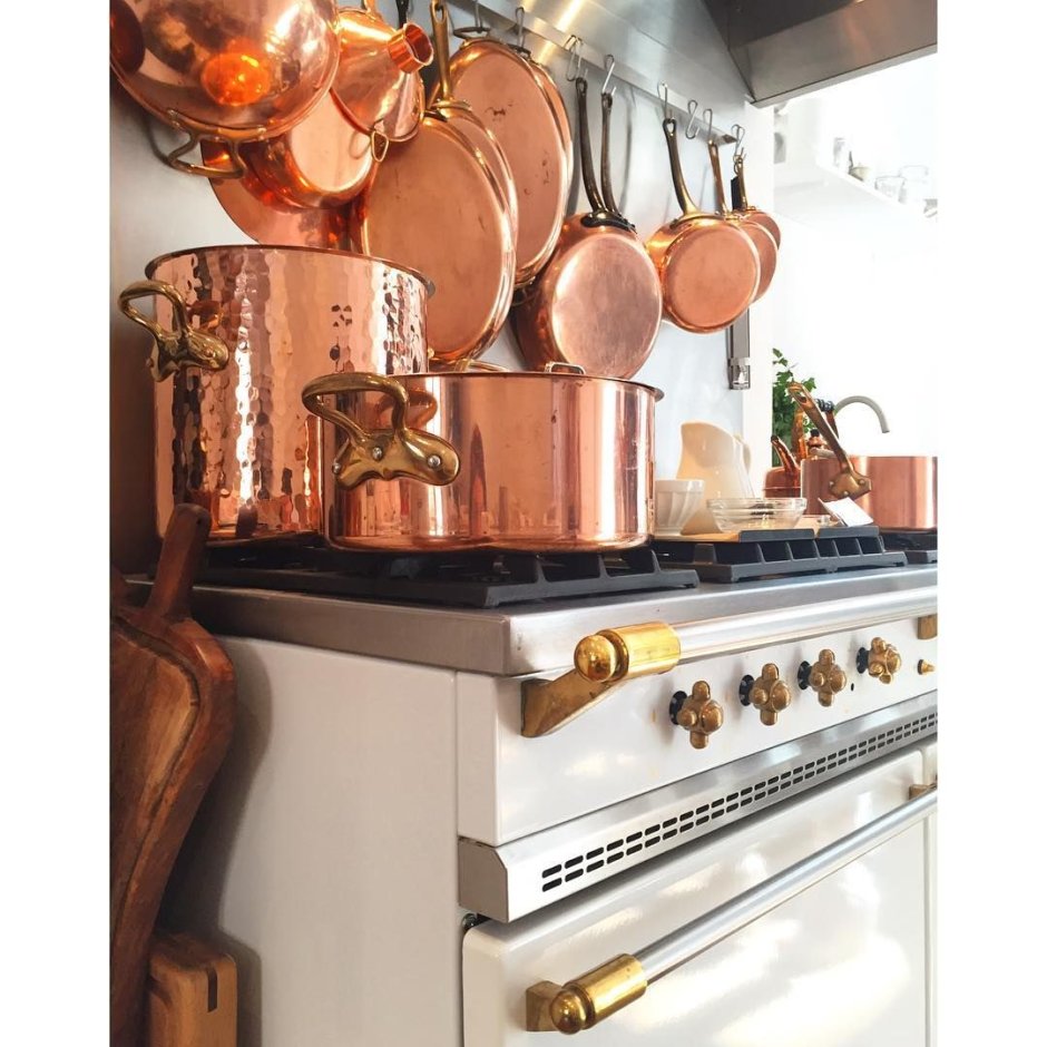 Медная посуда в интерьере