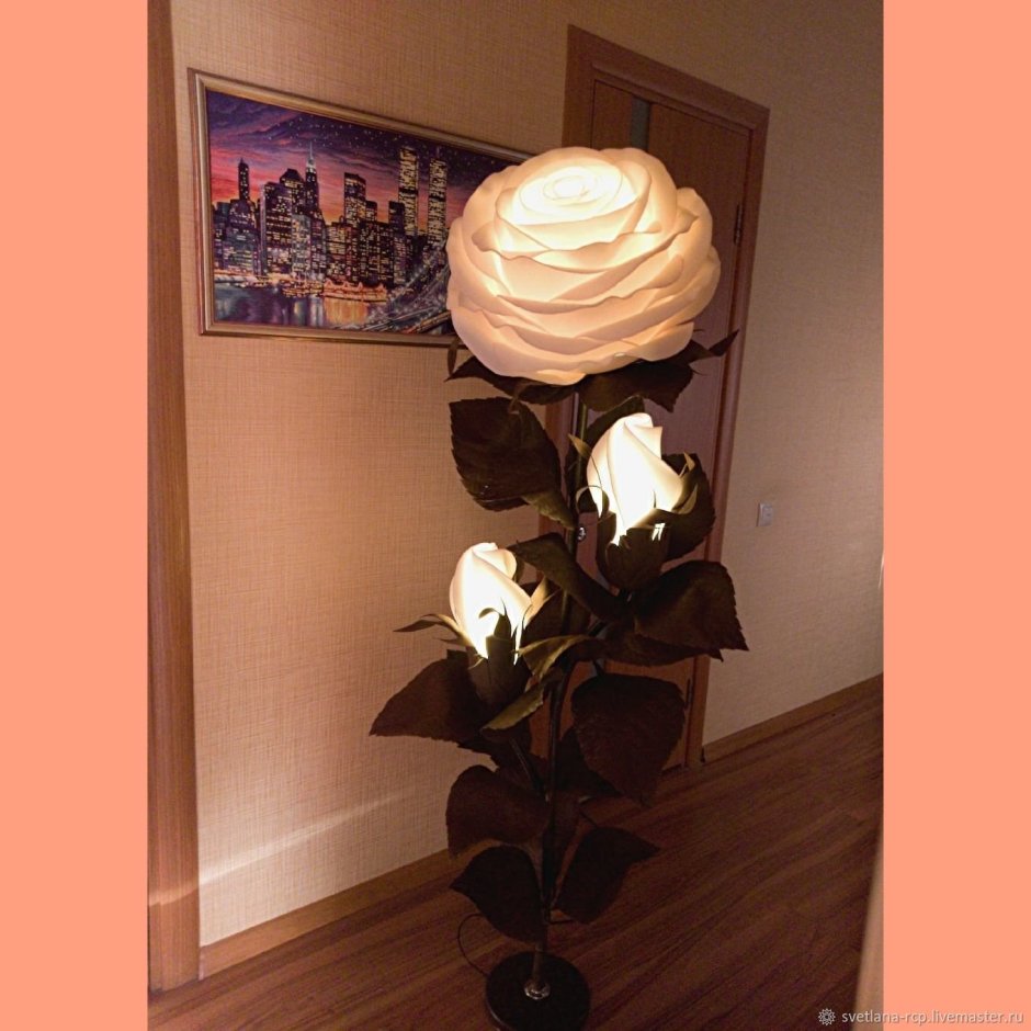 Торшеры в виде цветов