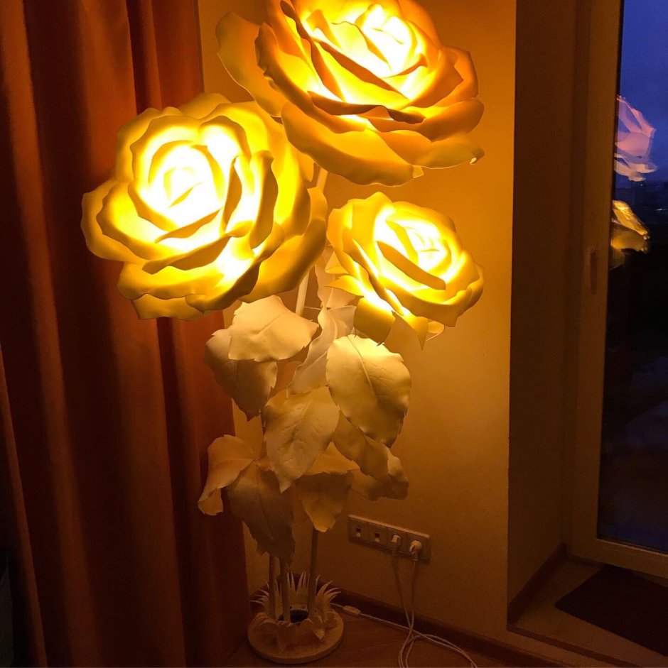Светильник напольный цветок