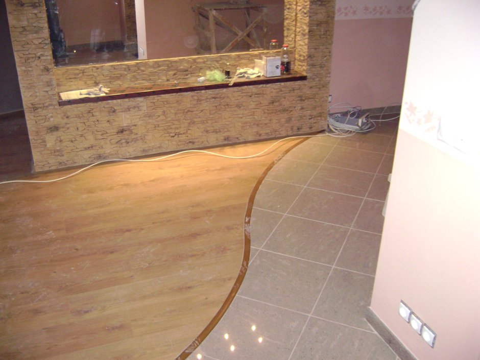 Комбинированные полы плитка и ламинат