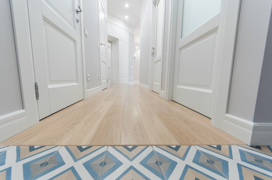 Сочетание плитки и ламината