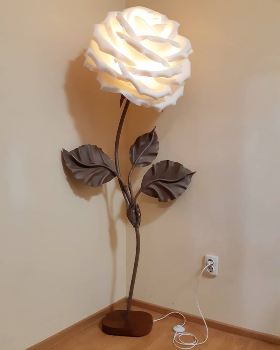 Светильник напольный цветок