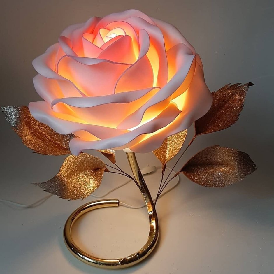 Напольные светильники в виде цветов