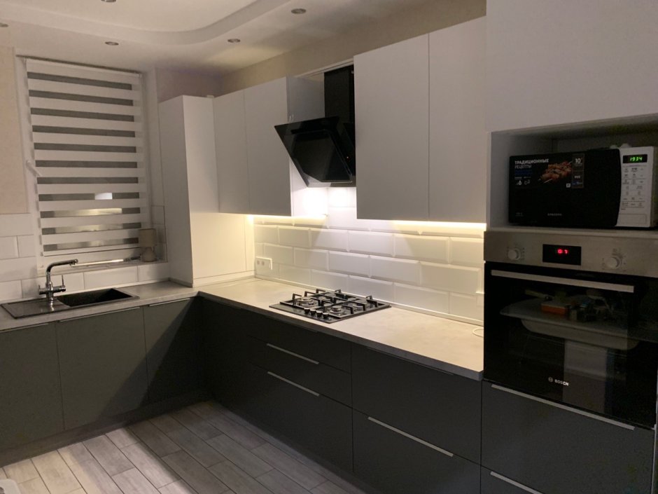 Фартуки для кухни белый низ черный