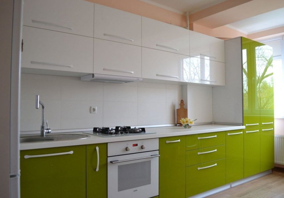 Кухонный гарнитур зеленый с белым