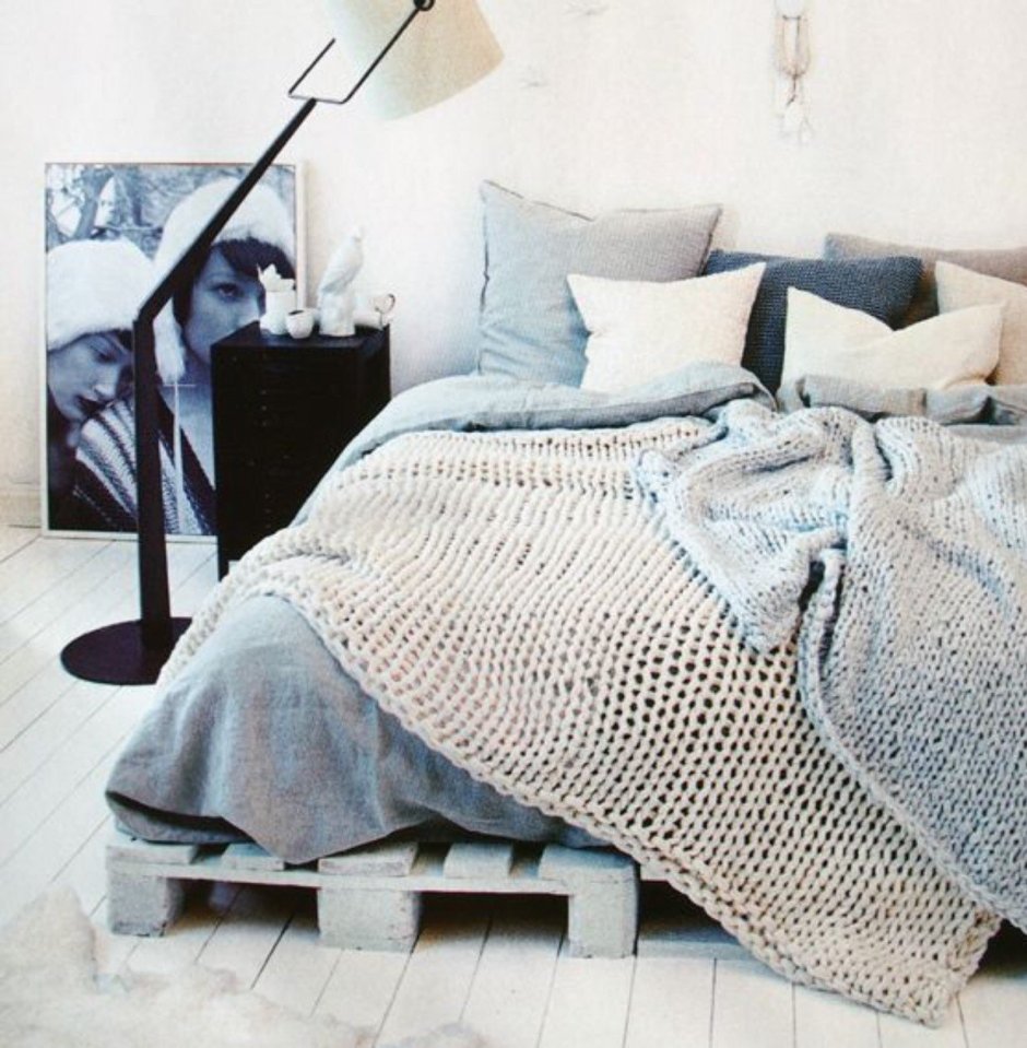 Кровать в стиле Сканди