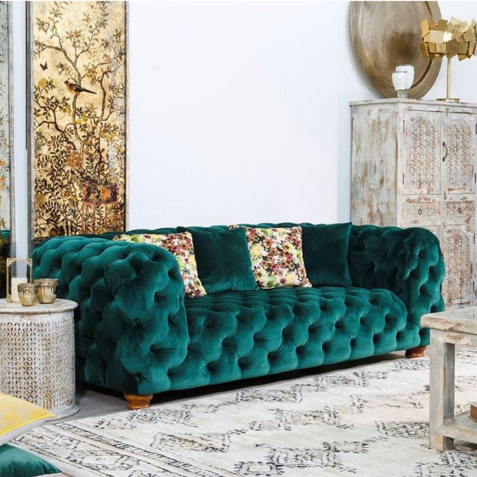 Мягкая мебель из велюра