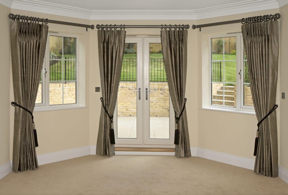 Шторы в гостиную на два окна