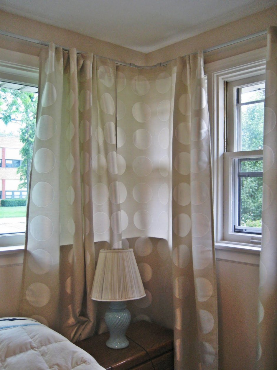 Гардины в комнату с двумя окнами