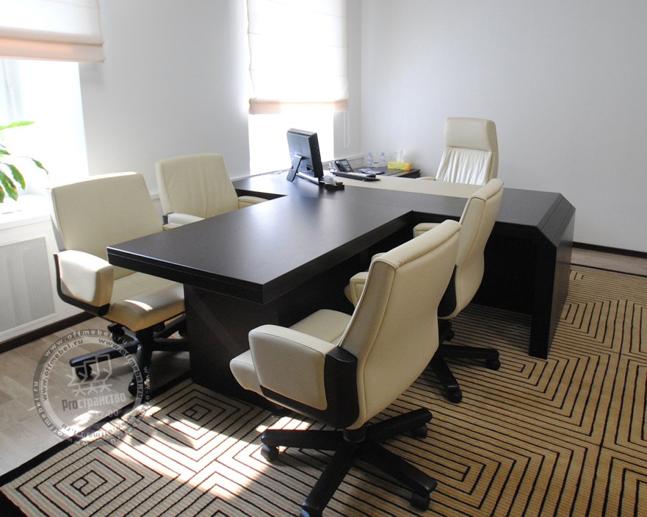 Расстановка мебели в кабинете руководителя