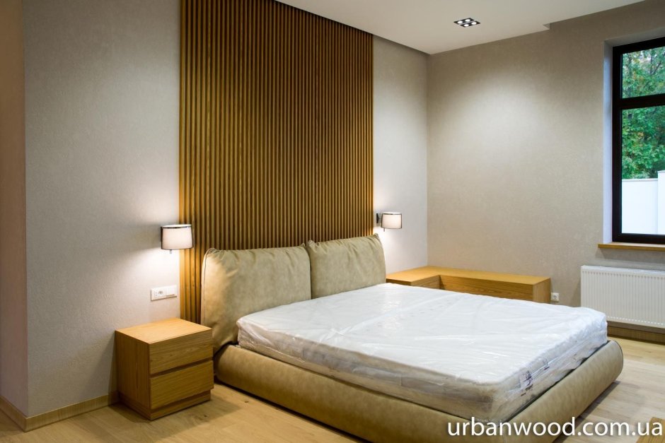 Рейки в интерьере спальни