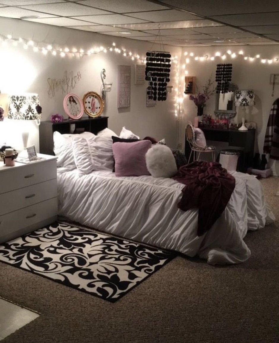 Неоновая комната для подростков