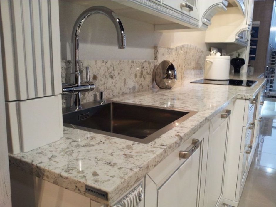 Avant 9010 Корсика