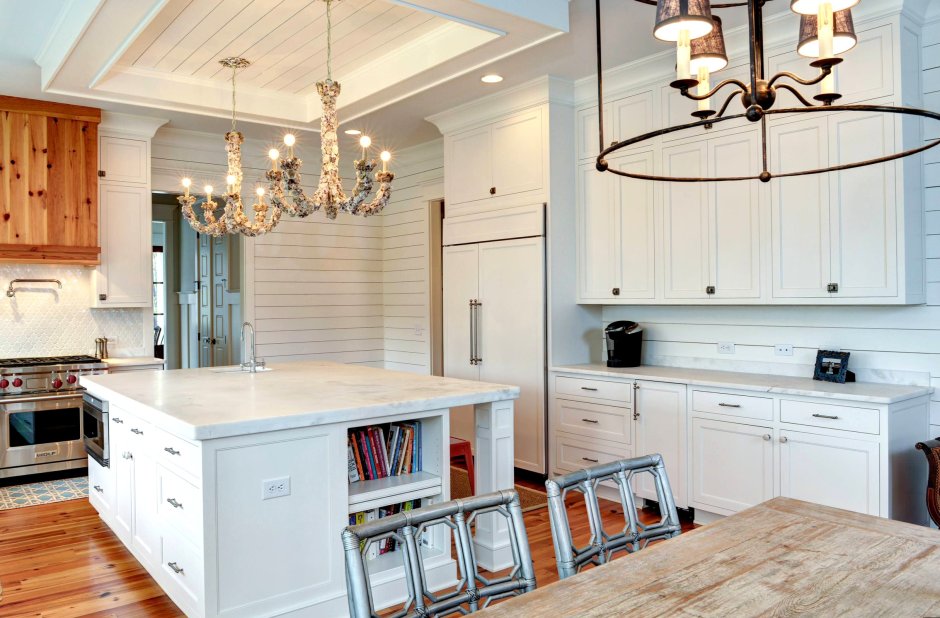 Белая вагонка в интерьере кухни