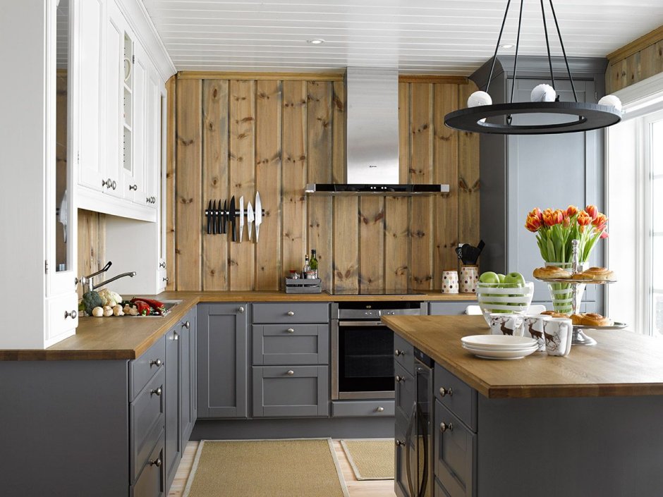 Кухня КНОКСХУЛЬТ икеа в деревянном доме