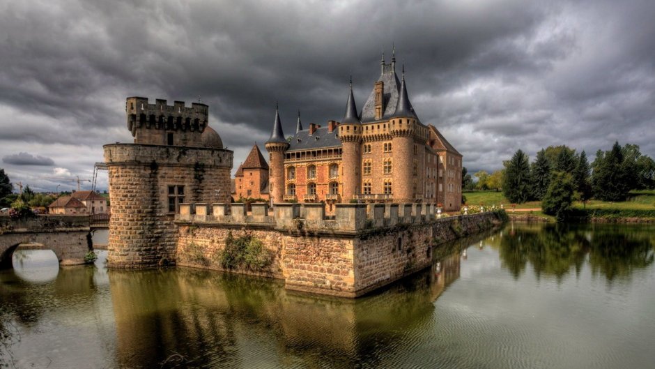 Замок la Clayette Франция