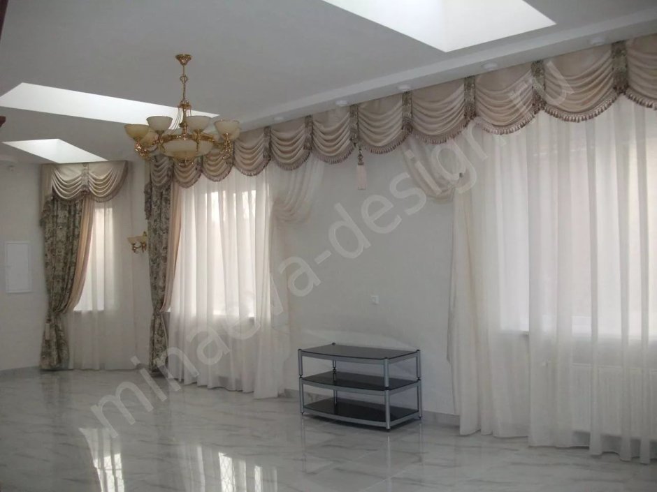 Тюль на 2 окна на одной стене с простенком