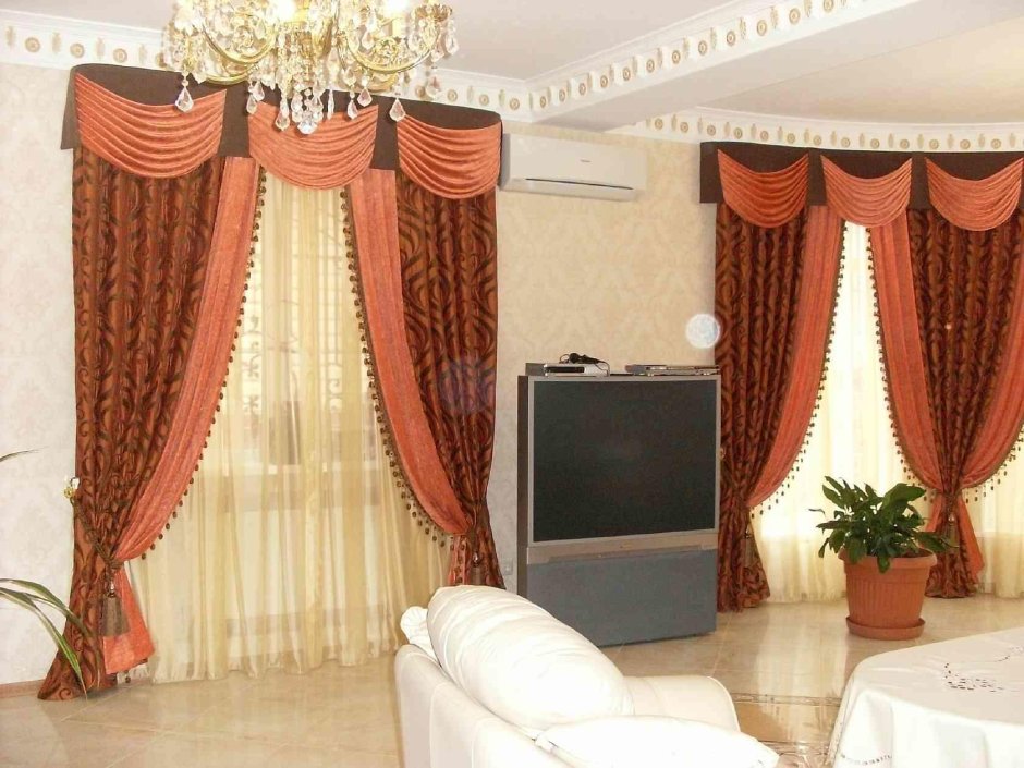 Шторы с ламбрекеном на 2 окна с простенком