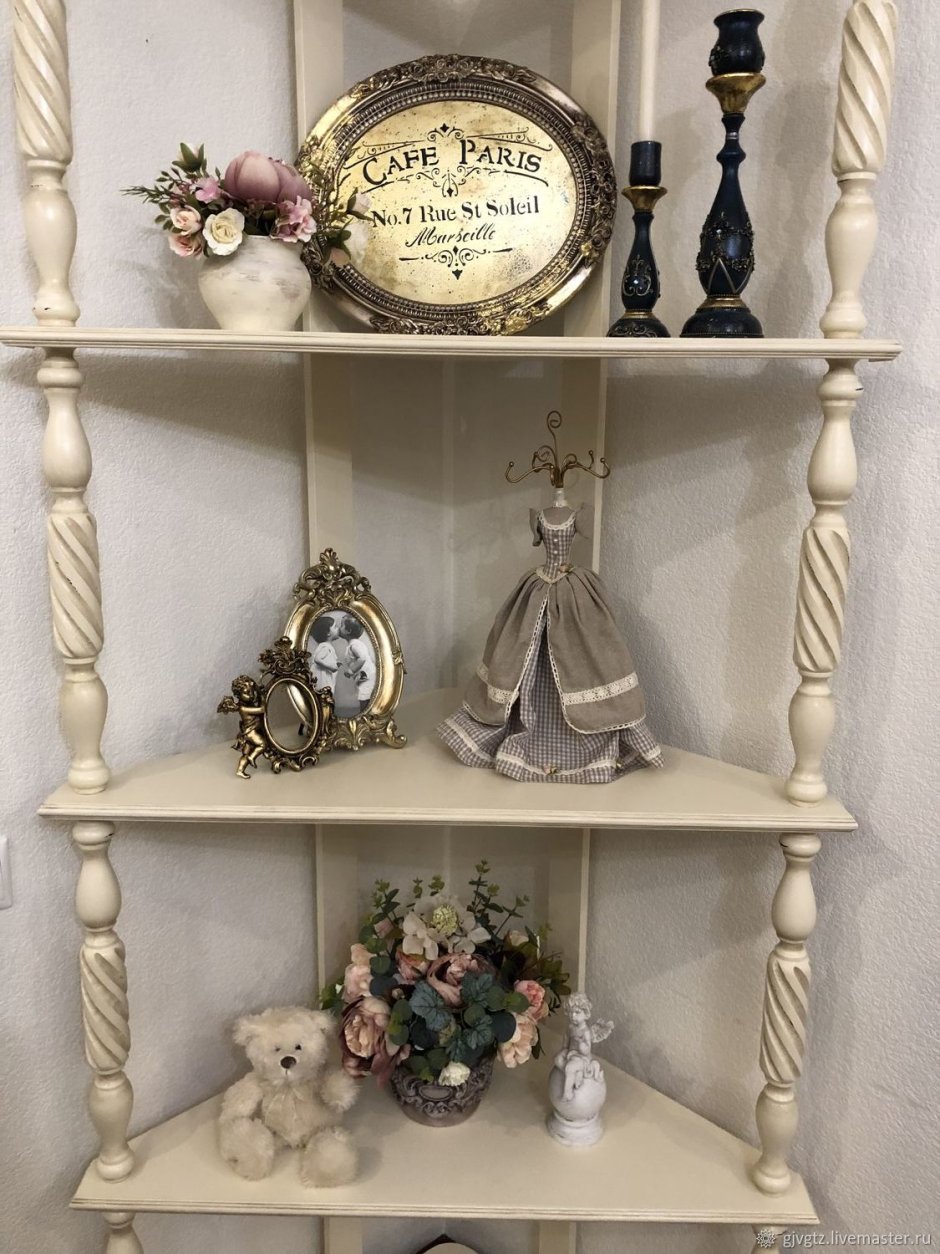 Этажерка из массива дерева