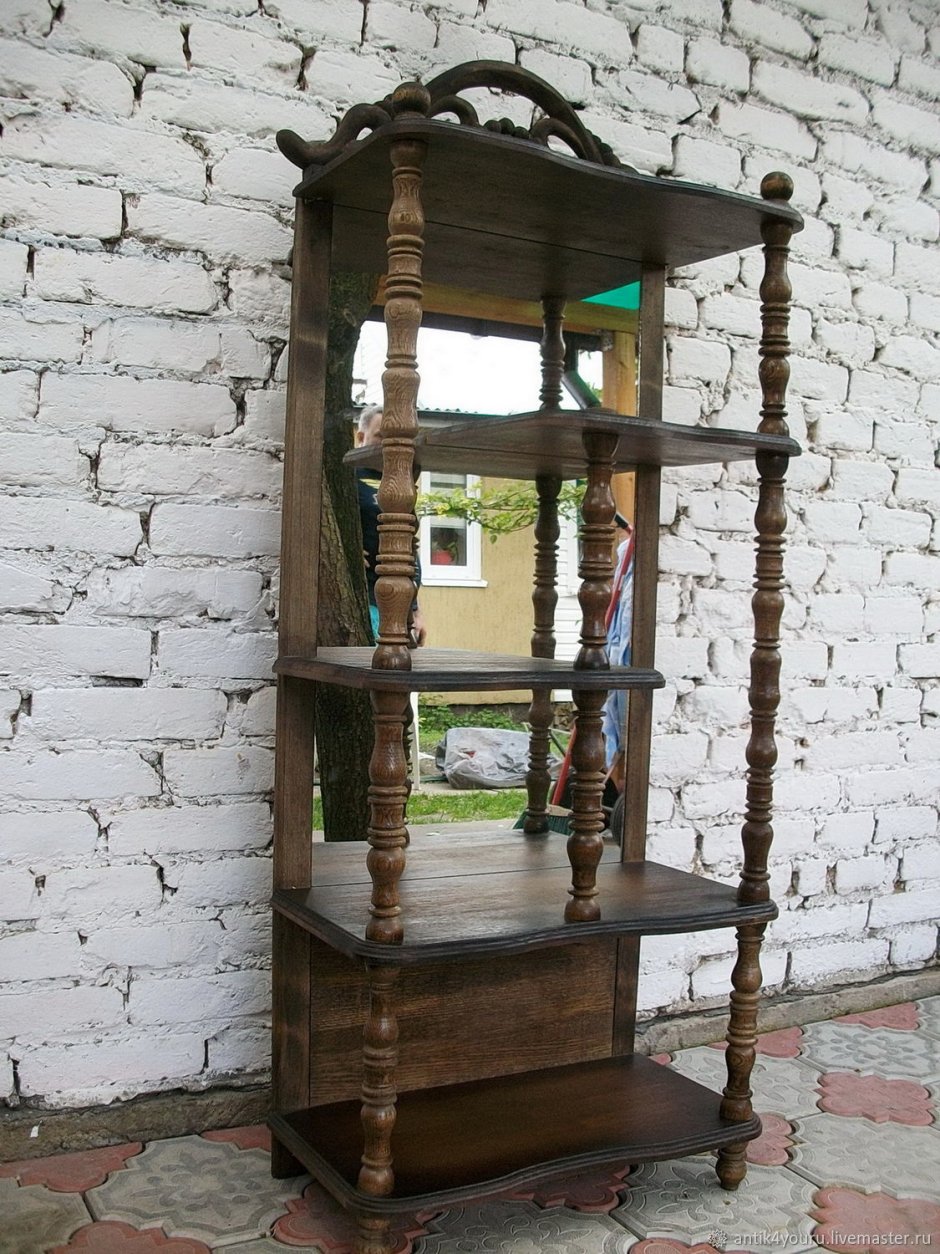 Резные этажерки из дерева