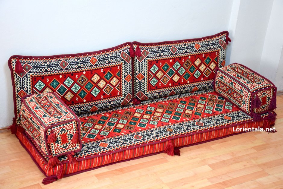 Диван в Восточном стиле