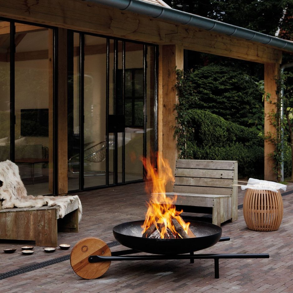 Кострище у дома