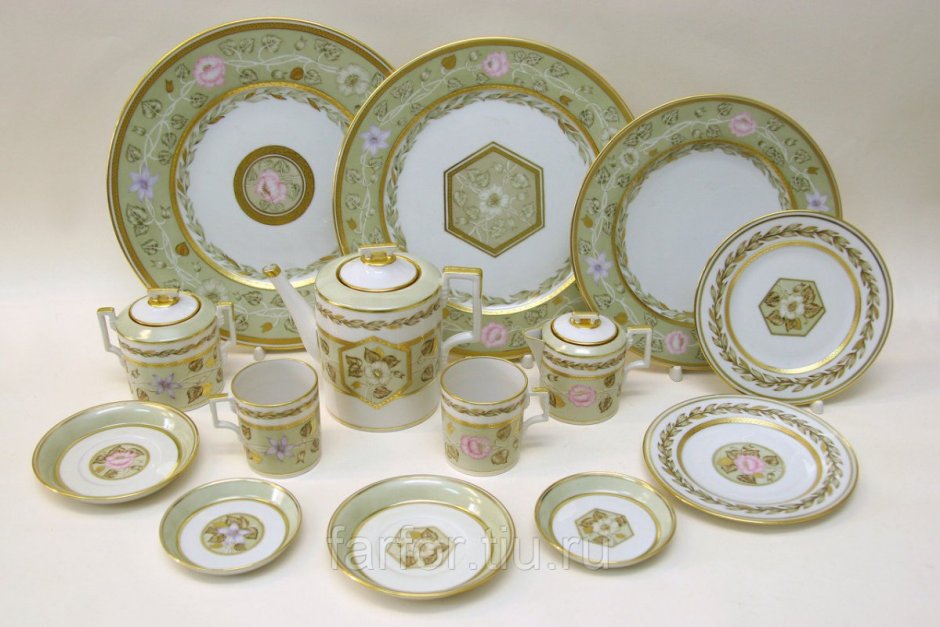 Сервиз столовый нефритовый фон
