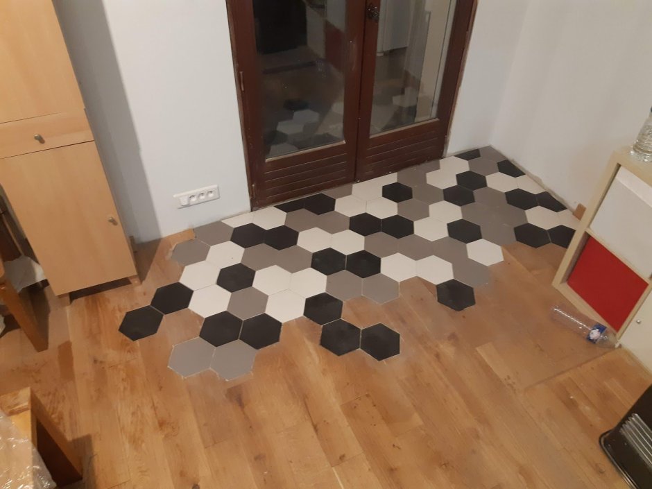 Плитка в виде коврика в прихожей