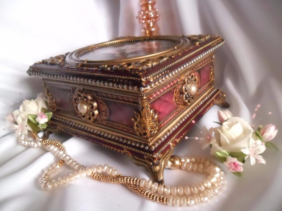 Декор деревянной шкатулки