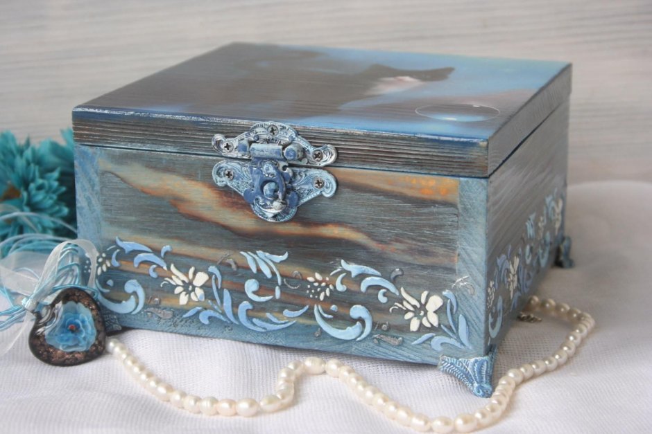 Шкатулка деревянная