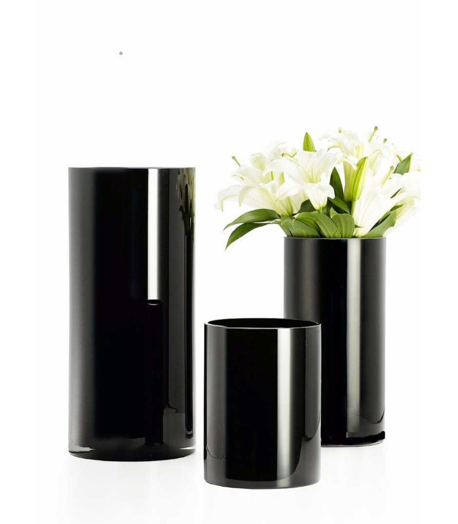 Черная ваза для цветов