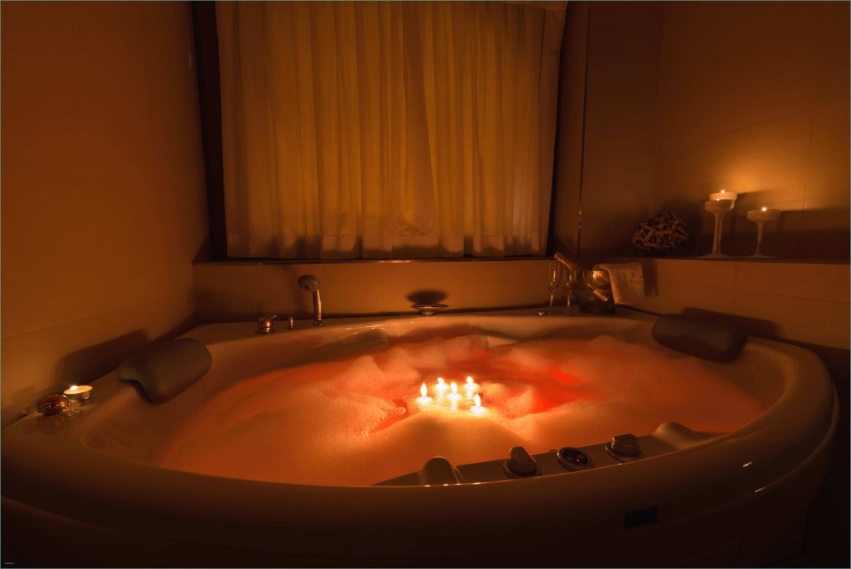 Романтика в джакузи