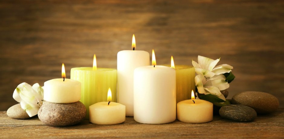 Горящие свечи в интерьере